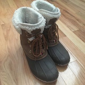 Tommy Hilfiger Sherpa duck boots